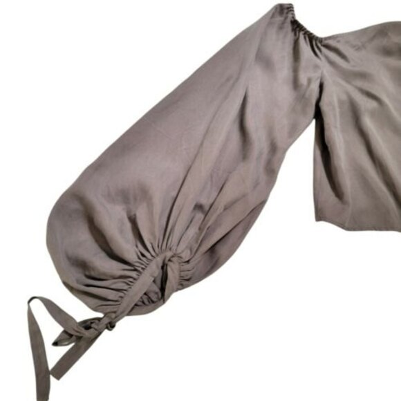 Tularosa Daisey Cold Shoulder long ballon Sleeves halter Top Size Medium in gray - Picture 10 of 11